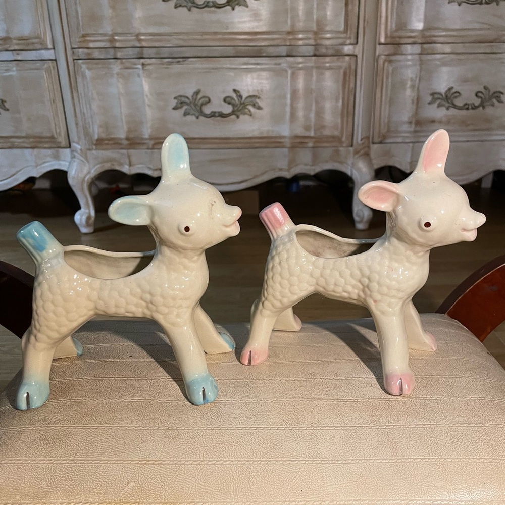 RARE VTG MALE & FEMALE LAMB PLANTERS IN GREAT CONDITION.